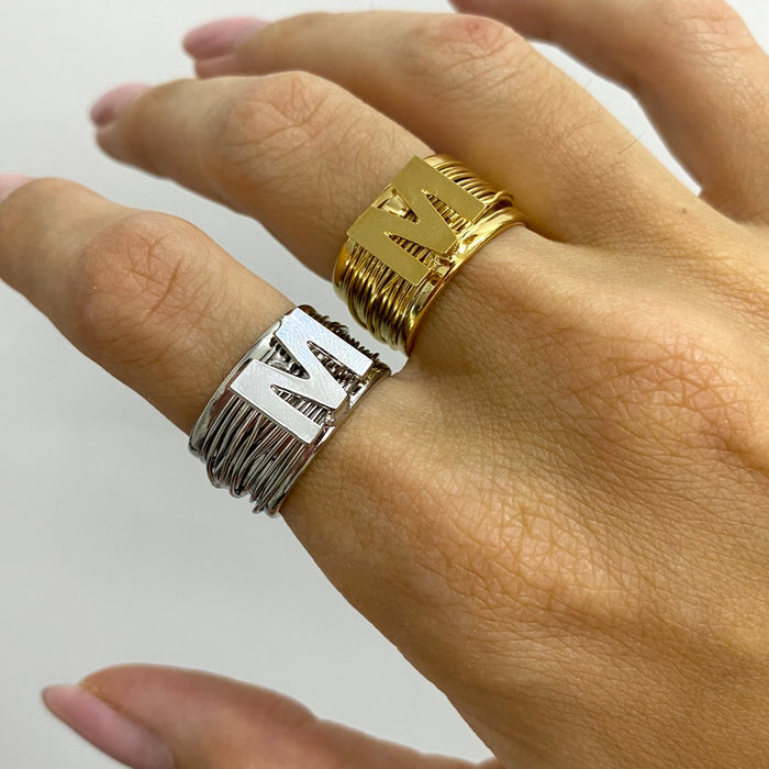 Anello filo della vita con iniziale regolabile - Iride shop - accessori donna