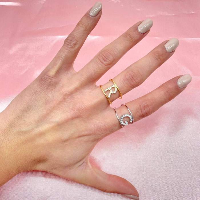 Anello regolabile  con iniziale bril