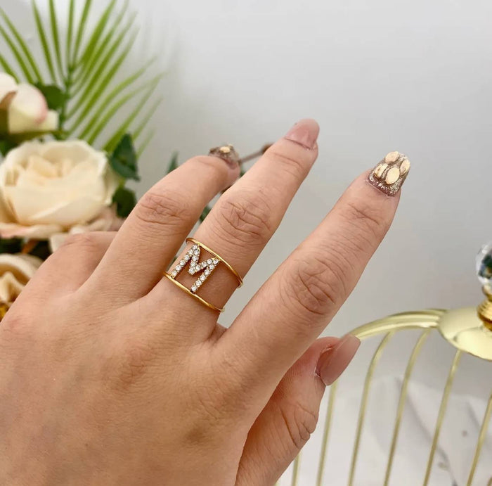Anello regolabile  con iniziale bril