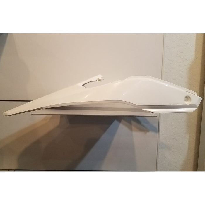 Beta RR (18-) Rear Fender White