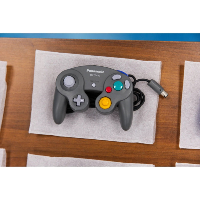 Nintendo GameCube Controller Collection - Battle Beaver Customs - GameCube - Panasonic Q Grey Controller 2001