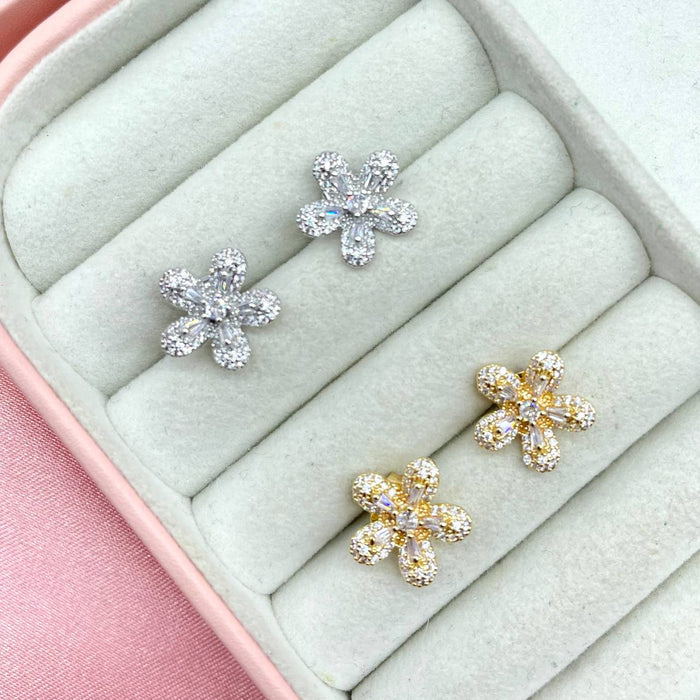 Orecchini a lobo flower chic bril