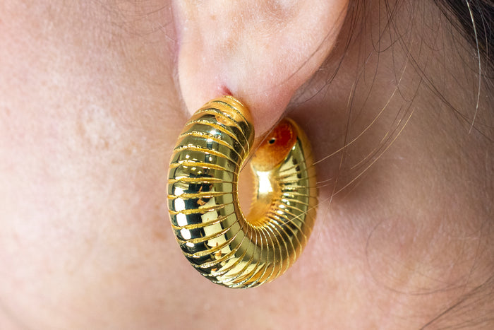 Orecchini conchiglia double rigati in argento 925 - Iride Shop - Accessori da Donna
