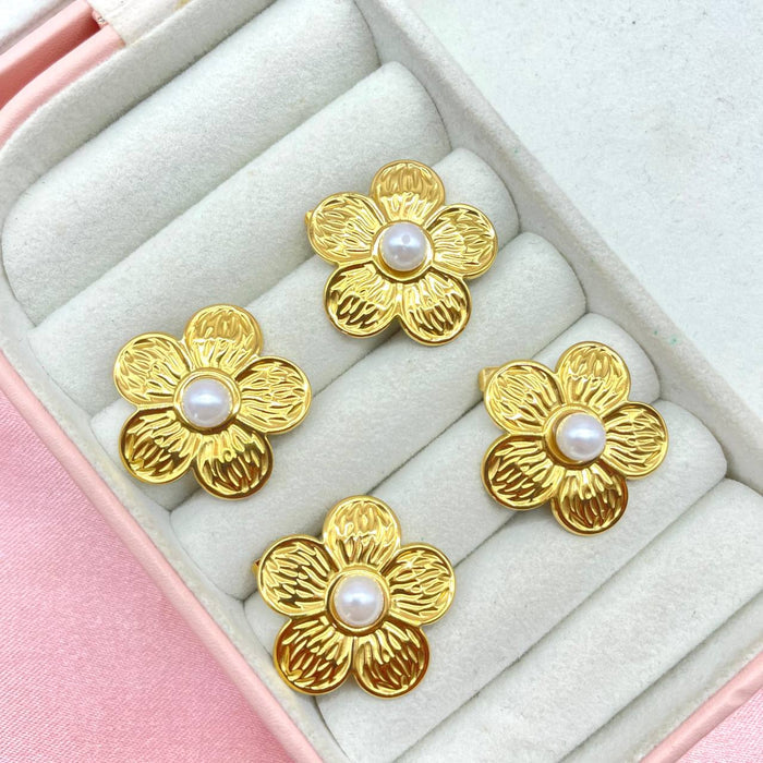 Orecchini gold fiore e perla