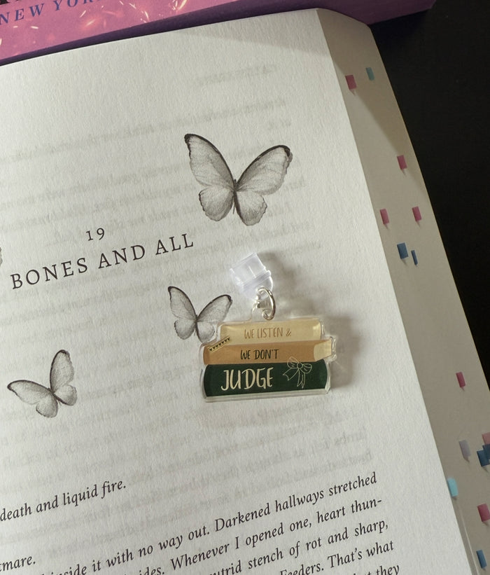 WE LISTEN & WE DON’T JUDGE E-Reader Dust Plug & Phone Charm